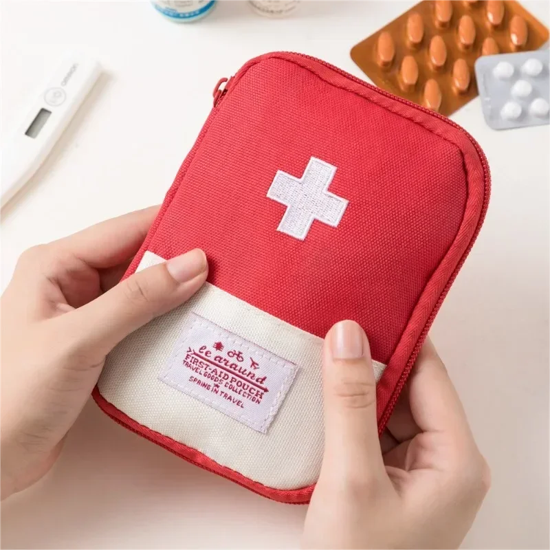 Mini Travel Medicine Bag Porta - First Aid Bag Kit 리뷰 및 가격